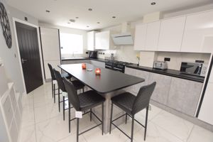 Kitchen/DIner- click for photo gallery